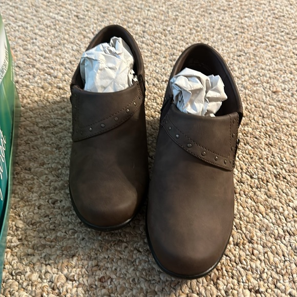 Easy Street NIB - Picture 2 of 3